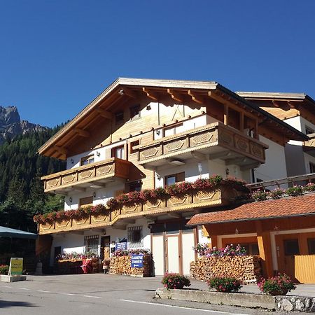أرابّا Chalet Brigitte B&B المظهر الخارجي الصورة