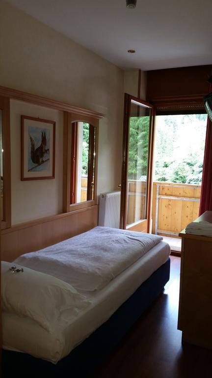 أرابّا Chalet Brigitte B&B الغرفة الصورة