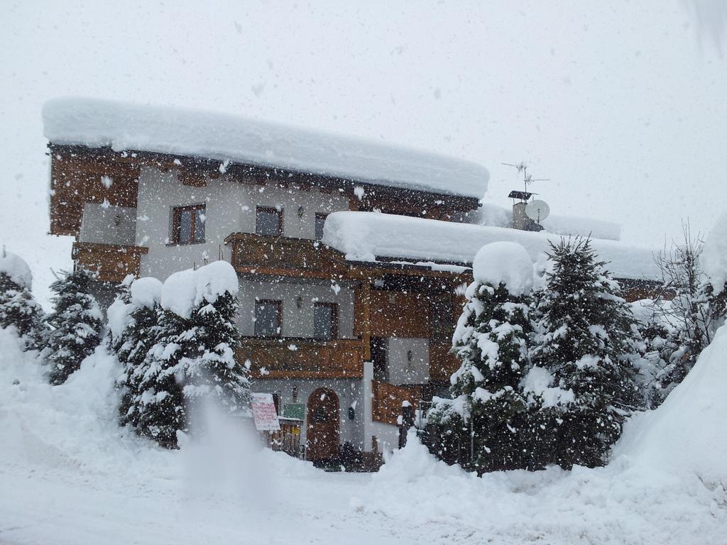 أرابّا Chalet Brigitte B&B الغرفة الصورة